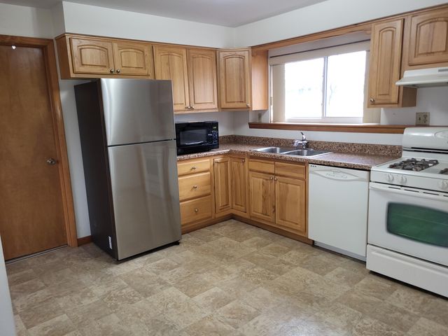 9420 Saric Drive, Highland, IN 46322