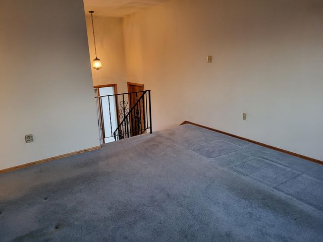 9420 Saric Drive, Highland, IN 46322