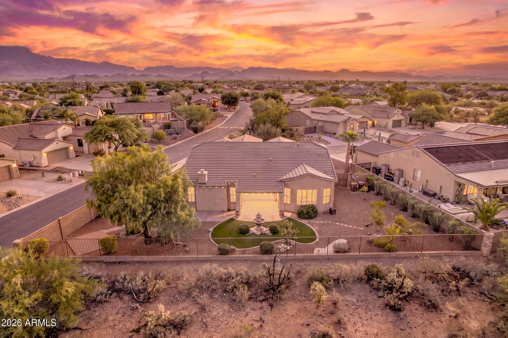 8348 S LUCKY SEVEN Court, Gold Canyon, AZ 85118 — photo 2