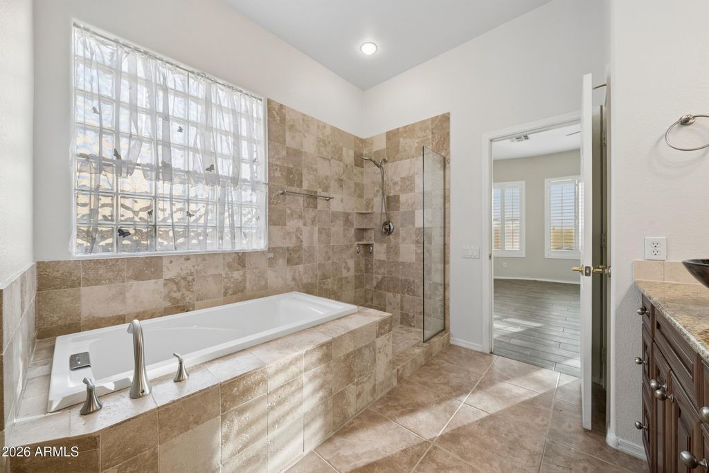 8348 S LUCKY SEVEN Court, Gold Canyon, AZ 85118 — photo 3