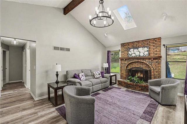 117 SE 2nd Street, Blue Springs, MO 64014