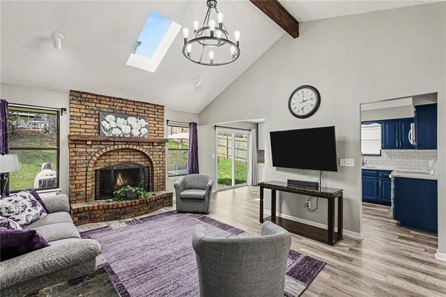 117 SE 2nd Street, Blue Springs, MO 64014