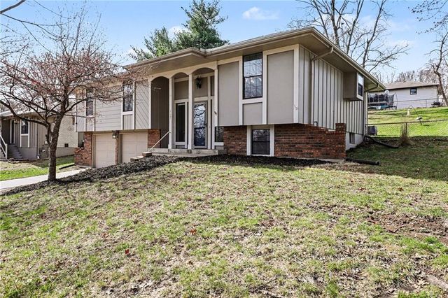 117 SE 2nd Street, Blue Springs, MO 64014