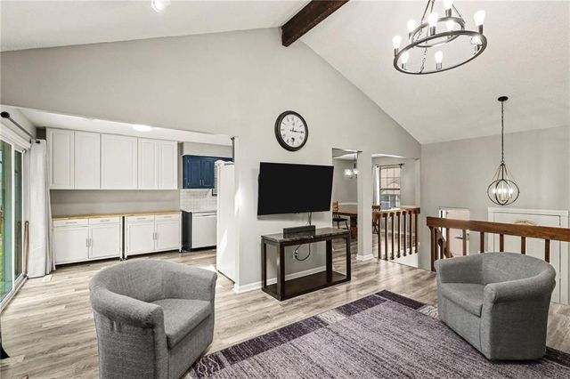 117 SE 2nd Street, Blue Springs, MO 64014