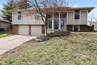 117 SE 2nd Street, Blue Springs, MO 64014