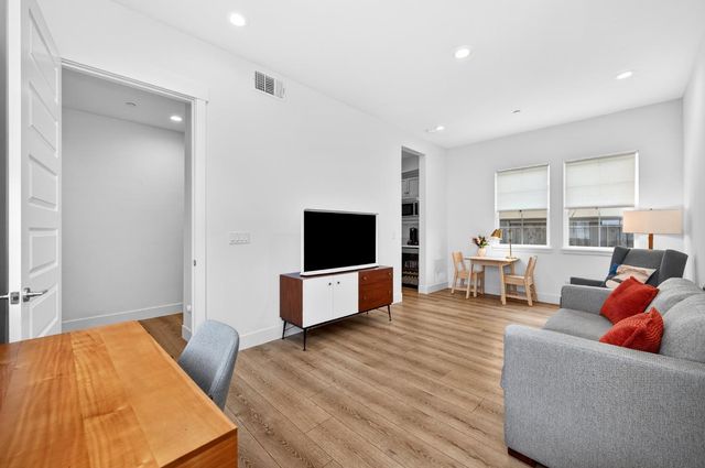 4068 Whitney Vista Lane, Rocklin, CA 95677