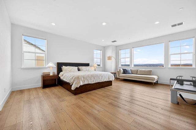 4068 Whitney Vista Lane, Rocklin, CA 95677