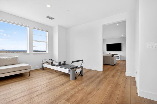 4068 Whitney Vista Lane, Rocklin, CA 95677