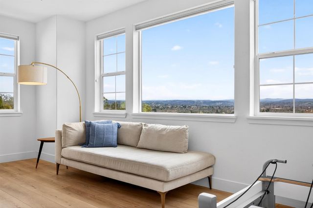 4068 Whitney Vista Lane, Rocklin, CA 95677