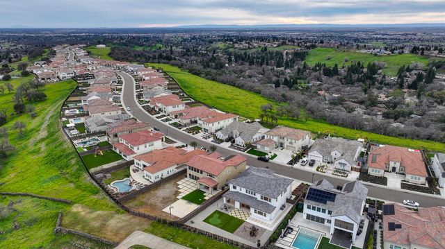 4068 Whitney Vista Lane, Rocklin, CA 95677