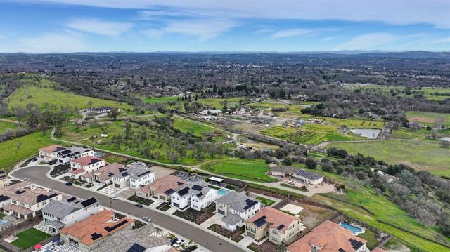 4068 Whitney Vista Lane, Rocklin, CA 95677