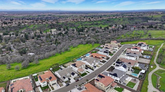 4068 Whitney Vista Lane, Rocklin, CA 95677