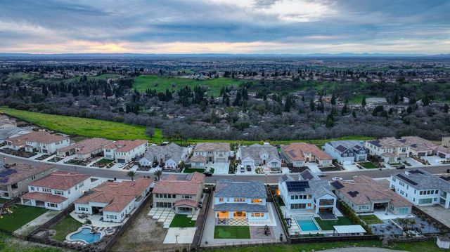 4068 Whitney Vista Lane, Rocklin, CA 95677