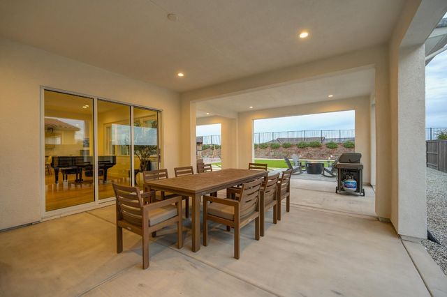 4068 Whitney Vista Lane, Rocklin, CA 95677