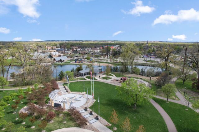 324 Watkins Glen Court, Chaska, MN 55318