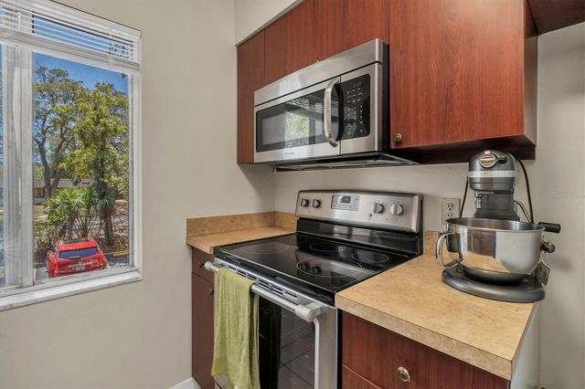 7505 PITCH PINE CIRCLE 122, Tampa, FL 33617