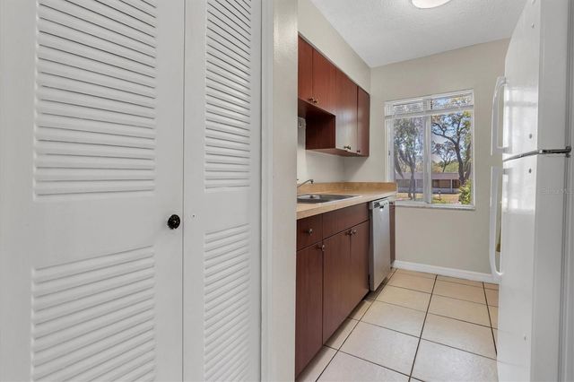 7505 PITCH PINE CIRCLE 122, Tampa, FL 33617