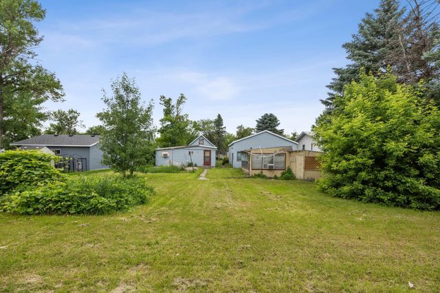 118 2nd Street SW, Hillsboro, ND 58045