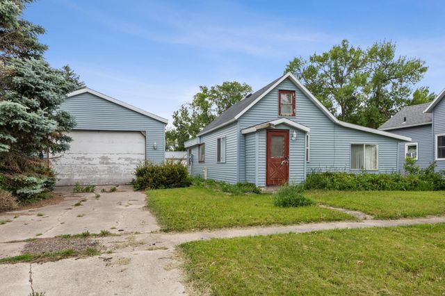 118 2nd Street SW, Hillsboro, ND 58045