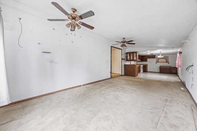 118 2nd Street SW, Hillsboro, ND 58045