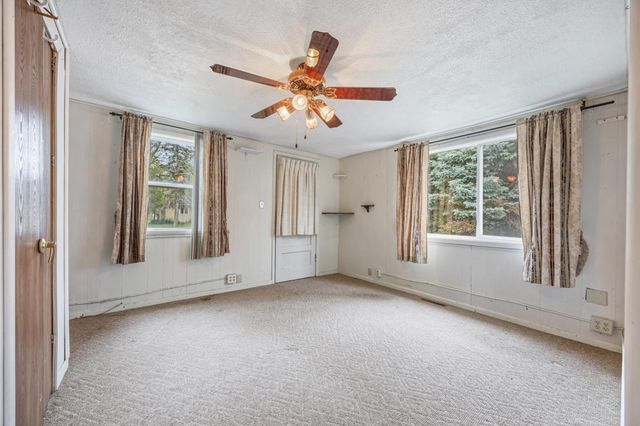 118 2nd Street SW, Hillsboro, ND 58045