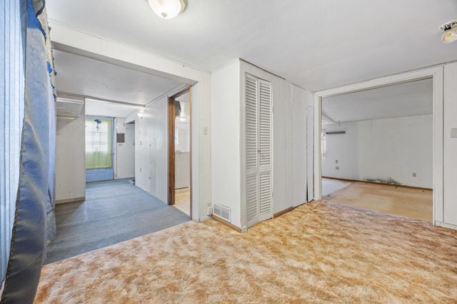 118 2nd Street SW, Hillsboro, ND 58045