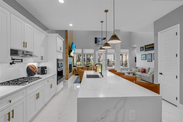 225 Blue Hill Drive, Montgomery, TX 77356