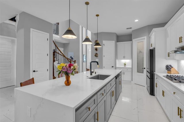 225 Blue Hill Drive, Montgomery, TX 77356