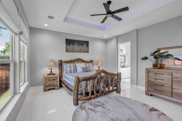 225 Blue Hill Drive, Montgomery, TX 77356