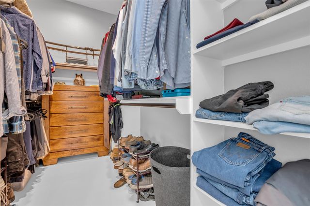 225 Blue Hill Drive, Montgomery, TX 77356