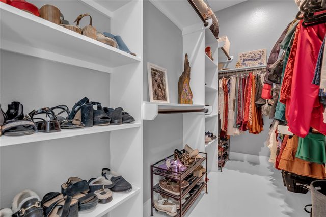 225 Blue Hill Drive, Montgomery, TX 77356