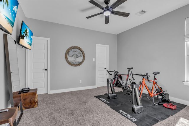 225 Blue Hill Drive, Montgomery, TX 77356