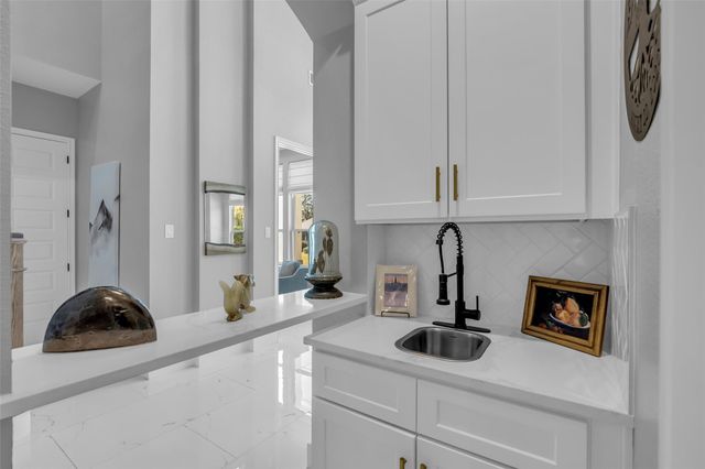 225 Blue Hill Drive, Montgomery, TX 77356