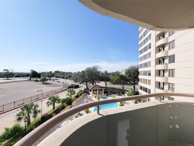 3525 Sage Road 402, Houston, TX 77056