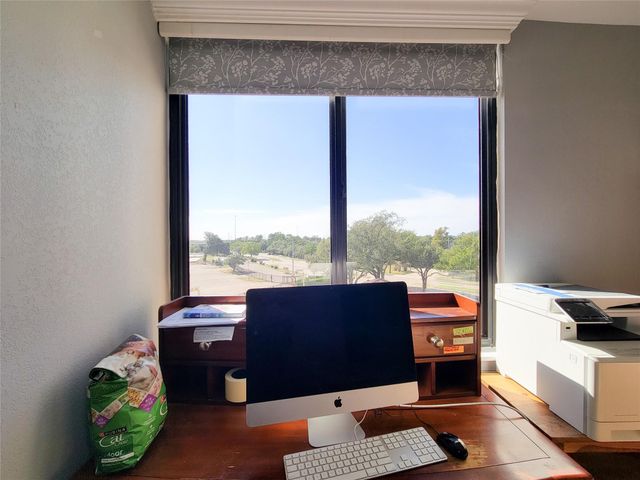 3525 Sage Road 402, Houston, TX 77056