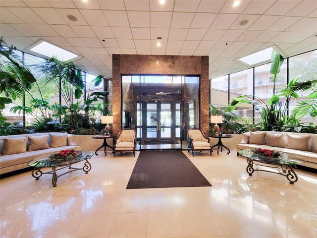 3525 Sage Road 402, Houston, TX 77056