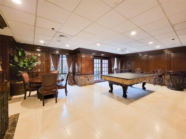 3525 Sage Road 402, Houston, TX 77056