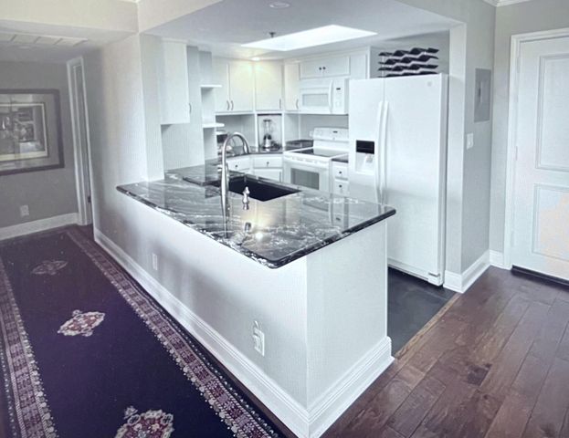 3525 Sage Road 402, Houston, TX 77056