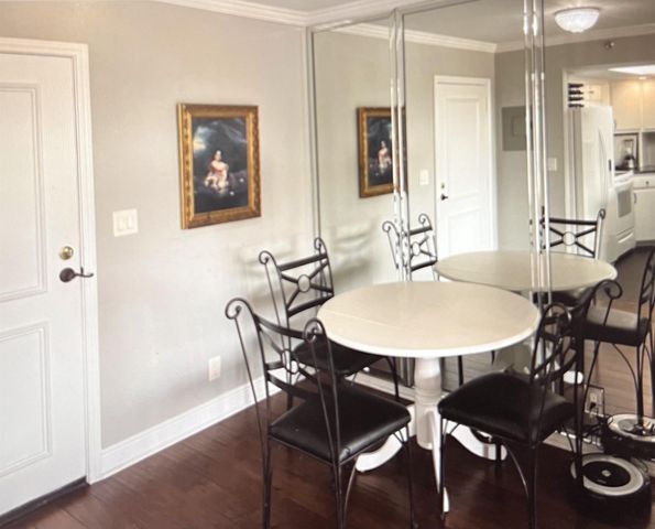 3525 Sage Road 402, Houston, TX 77056