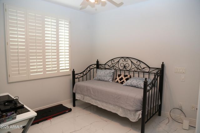 6008 W QUESTA Drive, Glendale, AZ 85310