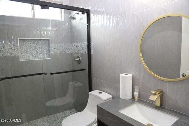 6008 W QUESTA Drive, Glendale, AZ 85310