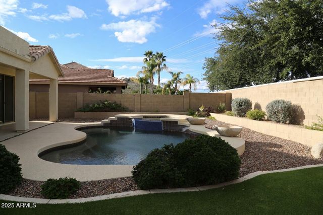 6008 W QUESTA Drive, Glendale, AZ 85310