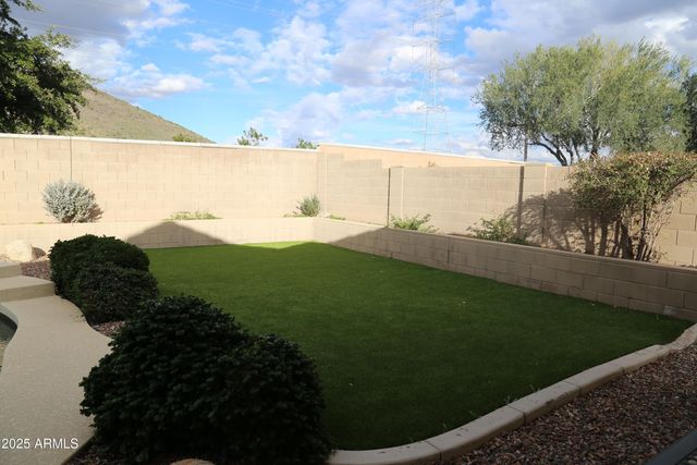 6008 W QUESTA Drive, Glendale, AZ 85310