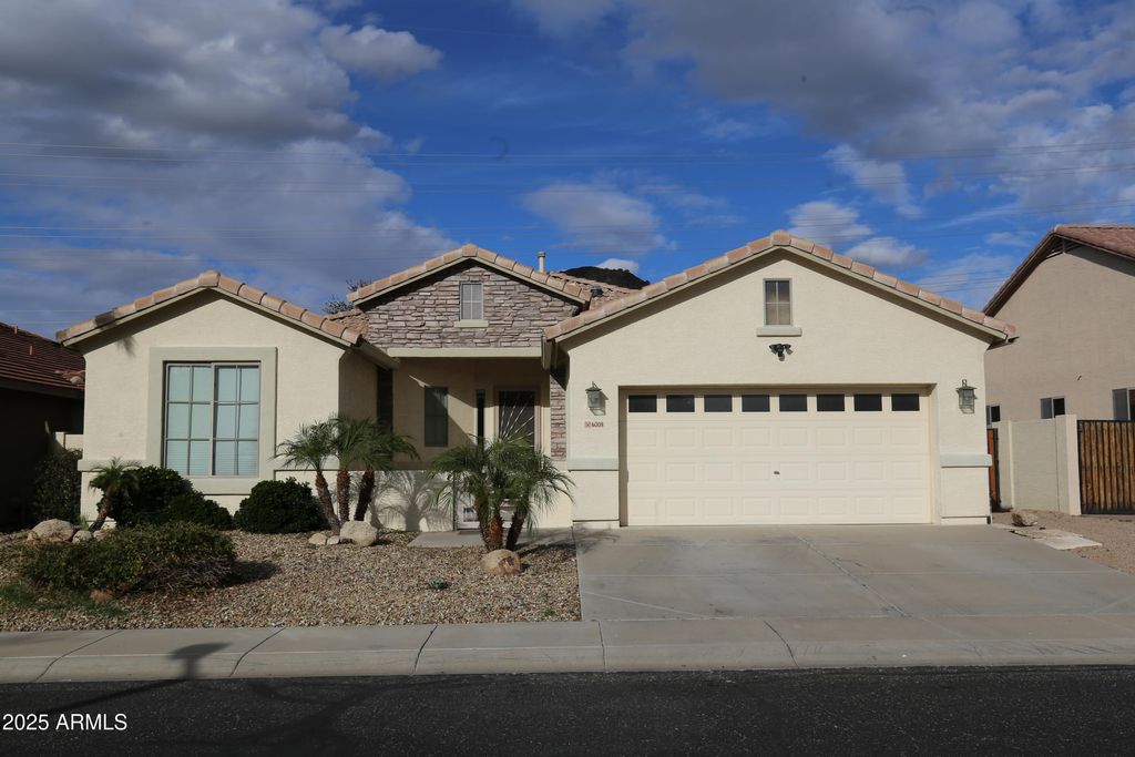 6008 W QUESTA Drive, Glendale, AZ 85310