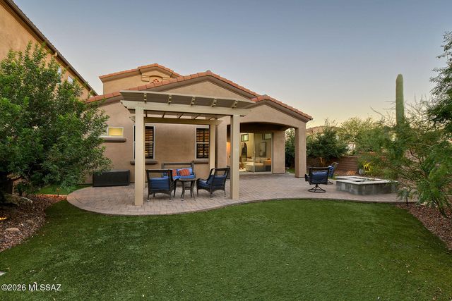 5745 N Winding Woods Place, Tucson, AZ 85718
