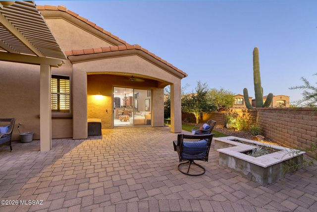 5745 N Winding Woods Place, Tucson, AZ 85718