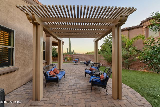 5745 N Winding Woods Place, Tucson, AZ 85718