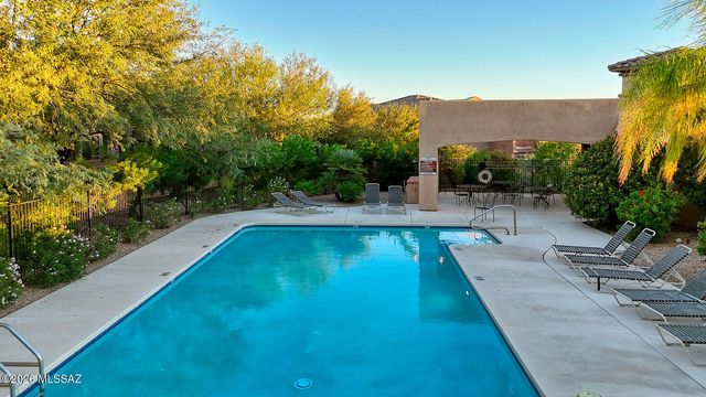5745 N Winding Woods Place, Tucson, AZ 85718