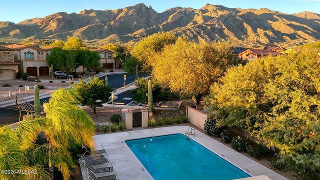 5745 N Winding Woods Place, Tucson, AZ 85718