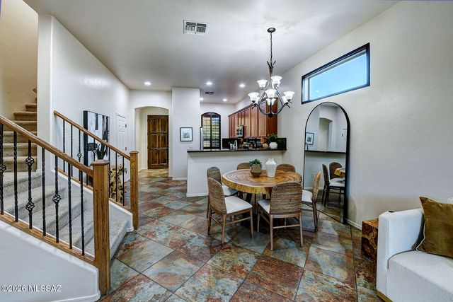 5745 N Winding Woods Place, Tucson, AZ 85718
